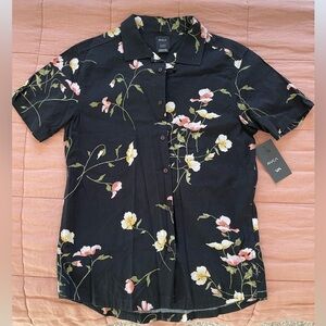 RVCA Men’s black floral shortsleeve button down, Size Medium